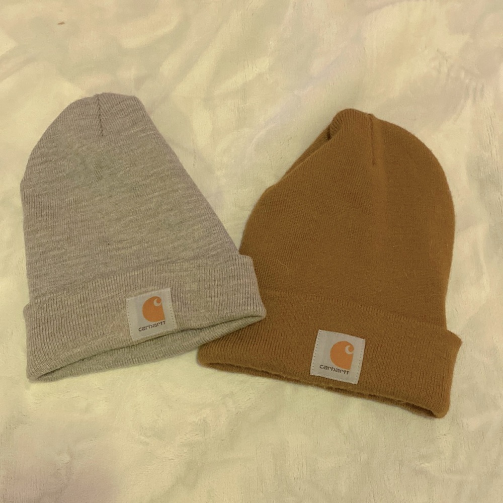 Carhartt beanies comes with both